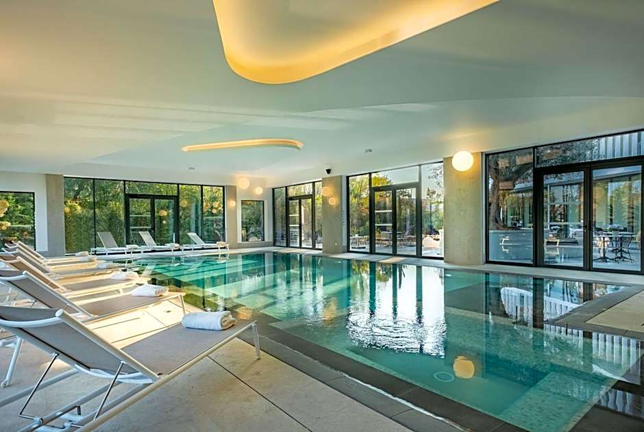 GOLDEN TULIP LYON OUEST TECHLID Hotel & Spa