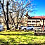 Riverbend Motel & Cabins