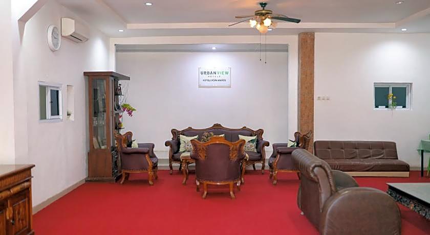 Urbanview Hotel Eropa Maros near Sultan Hasanuddin Airport by RedDoorz