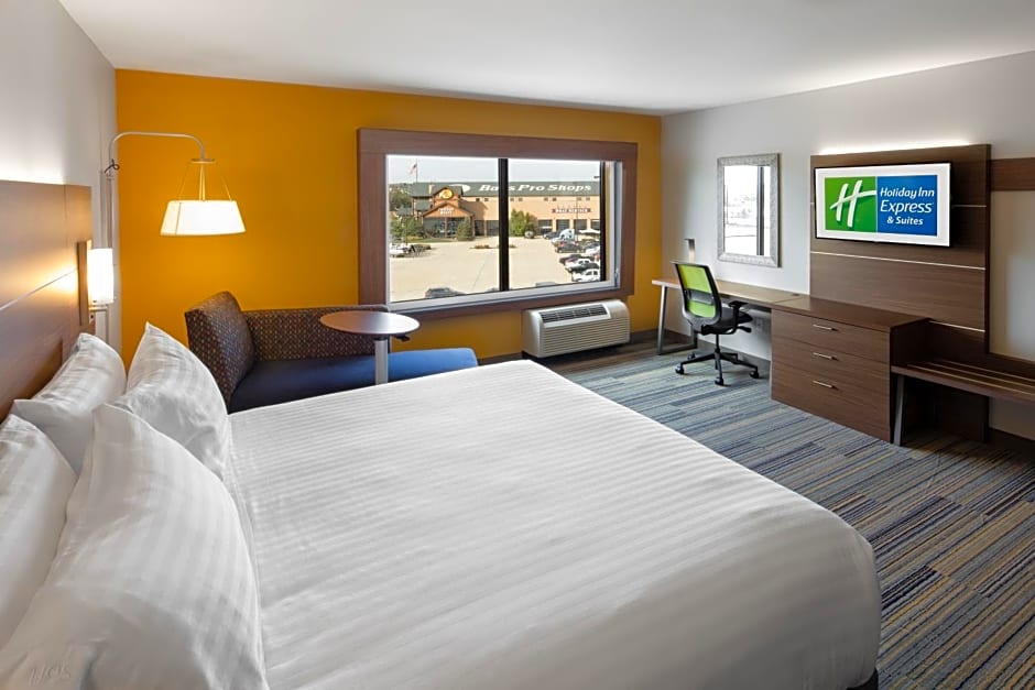 Holiday Inn Express & Suites East Peoria - Riverfront