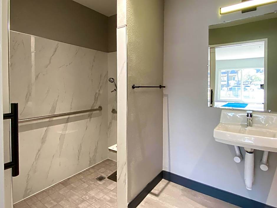 Studio 6 Suites Stockton, CA Waterfront