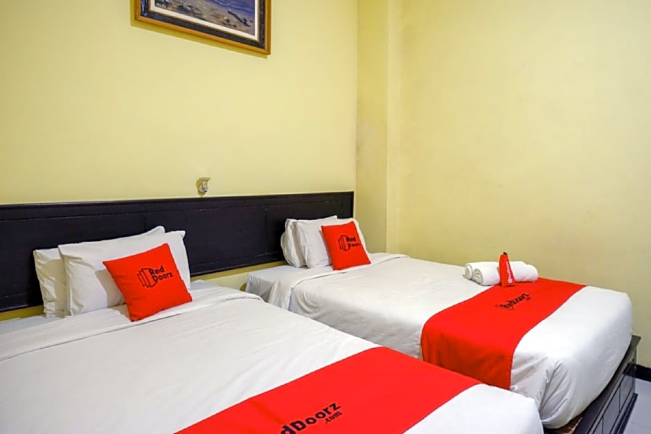 RedDoorz near Citraland Waterpark Kendari