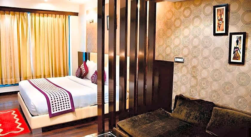 Hotel Signature Grand