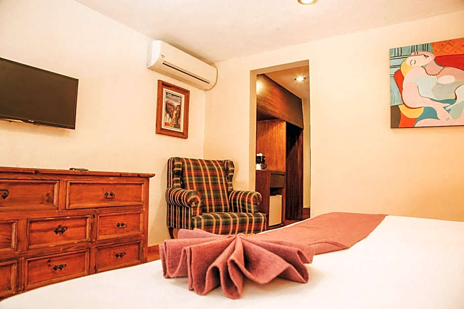 Hotel Holly