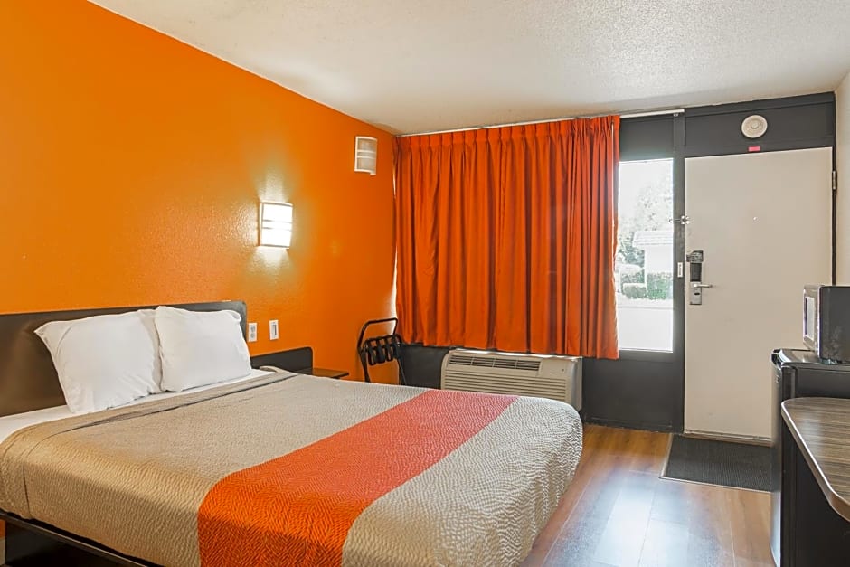 Motel 6-Little Rock, AR - West