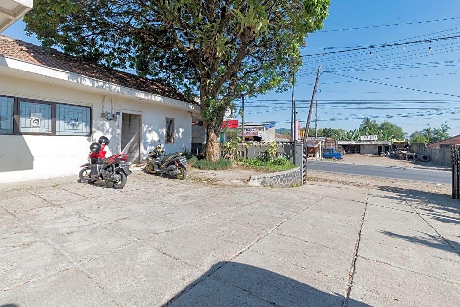 RedDoorz Syariah @ Jl Raya Sukabumi