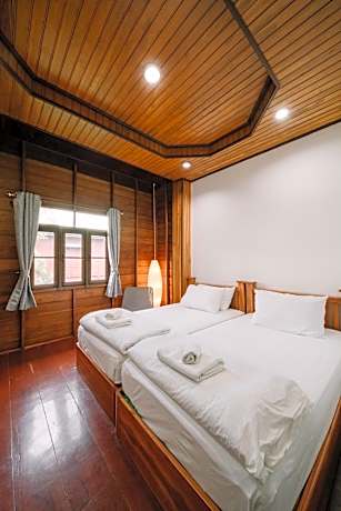 Superior Twin Room with Garden View