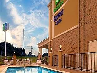 Holiday Inn Express Hotel & Suites Clarksville By IHG