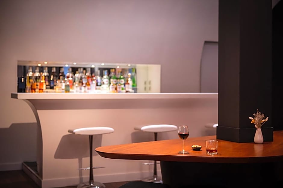 Le Grand Balcon Hotel