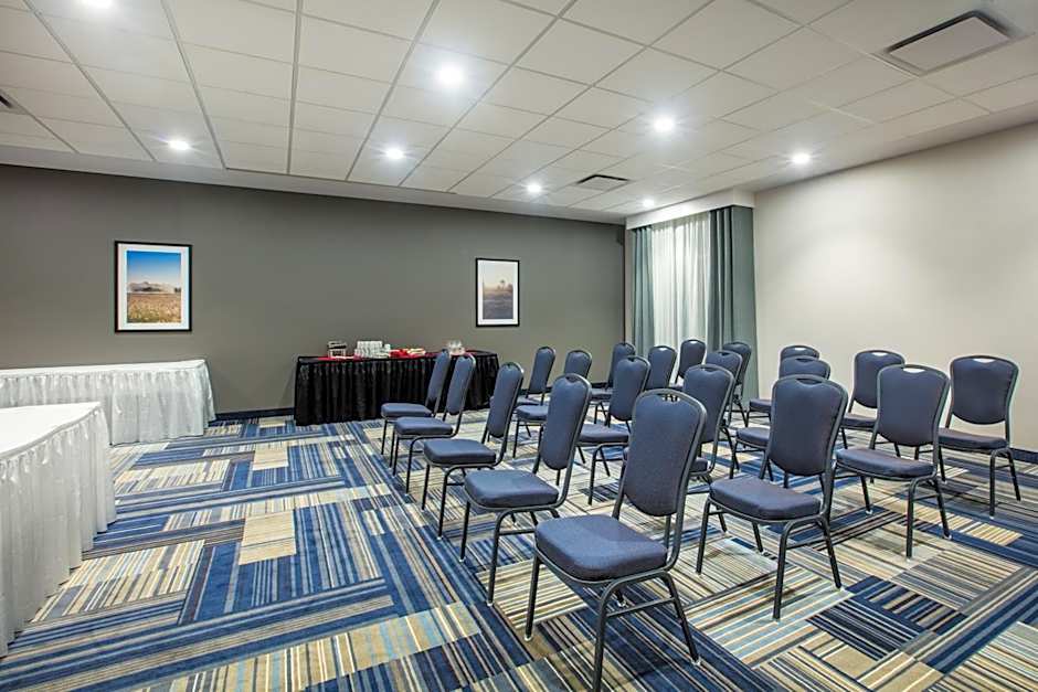 Holiday Inn & Suites Grande Prairie By IHG