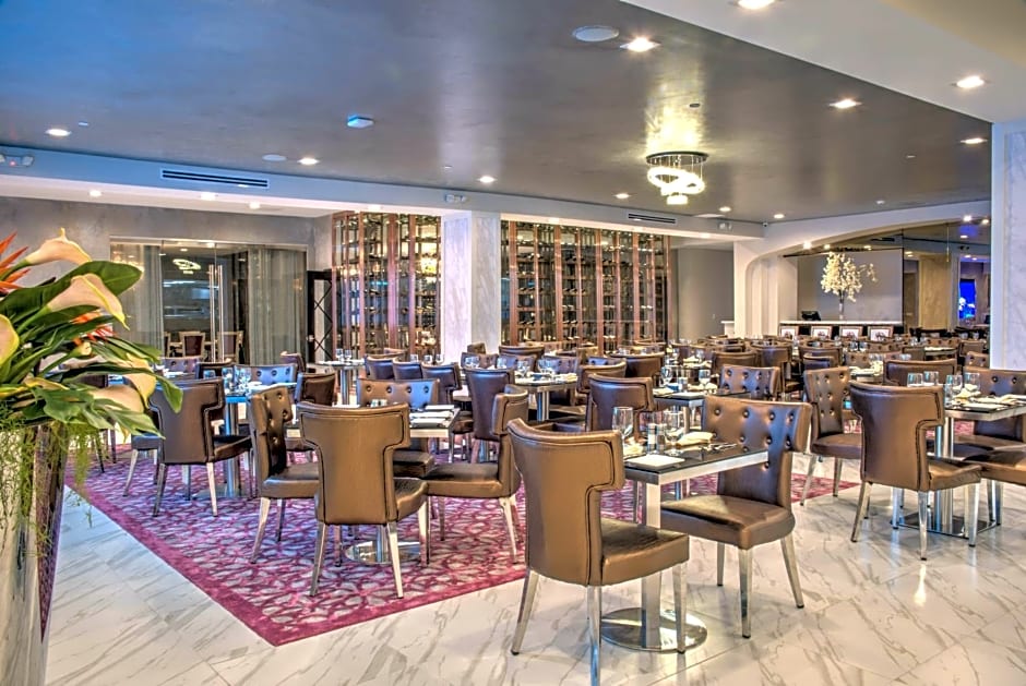 DoubleTree by Hilton Houston Brookhollow
