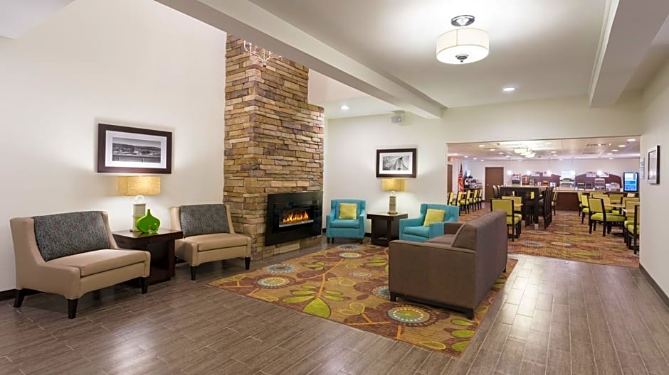 Holiday Inn Express & Suites WYOMISSING