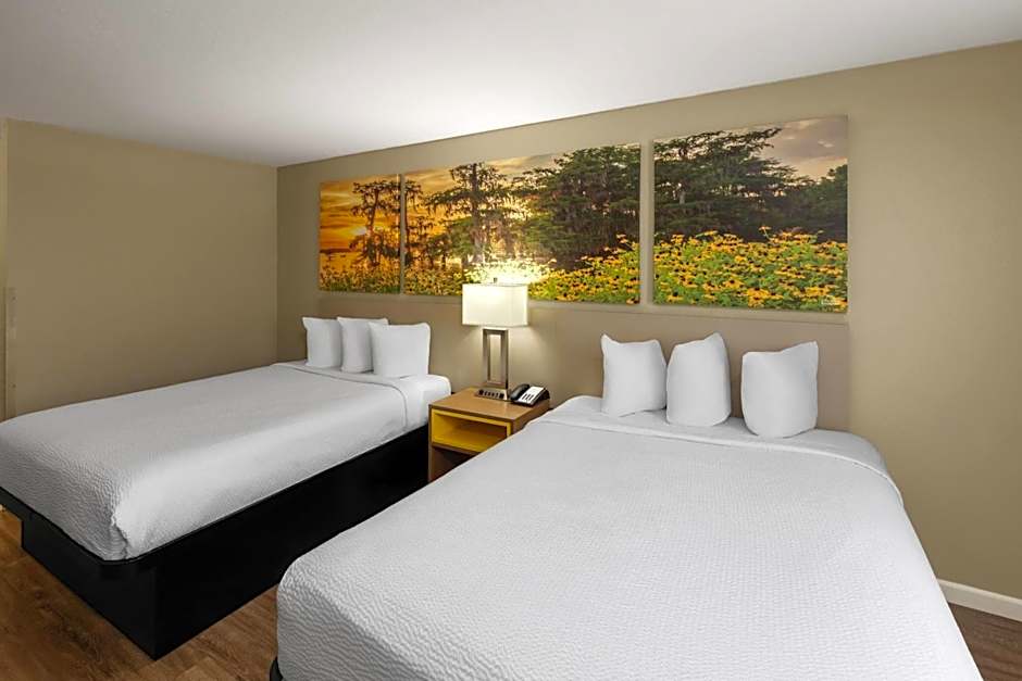 Days Inn by Wyndham Mountain Home