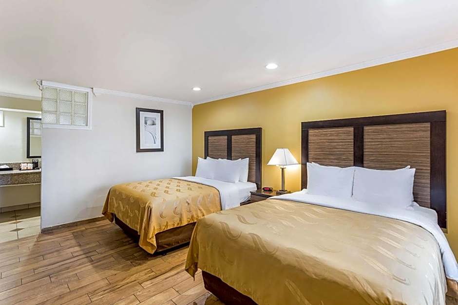 Quality Inn Escondido Downtown