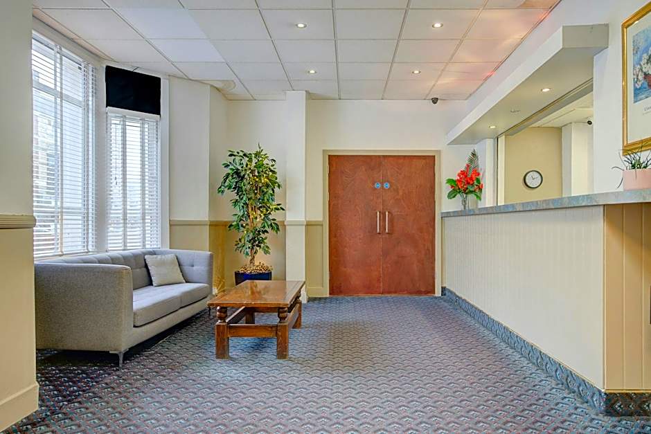 Cardiff Riverside Hotel by Belvilla