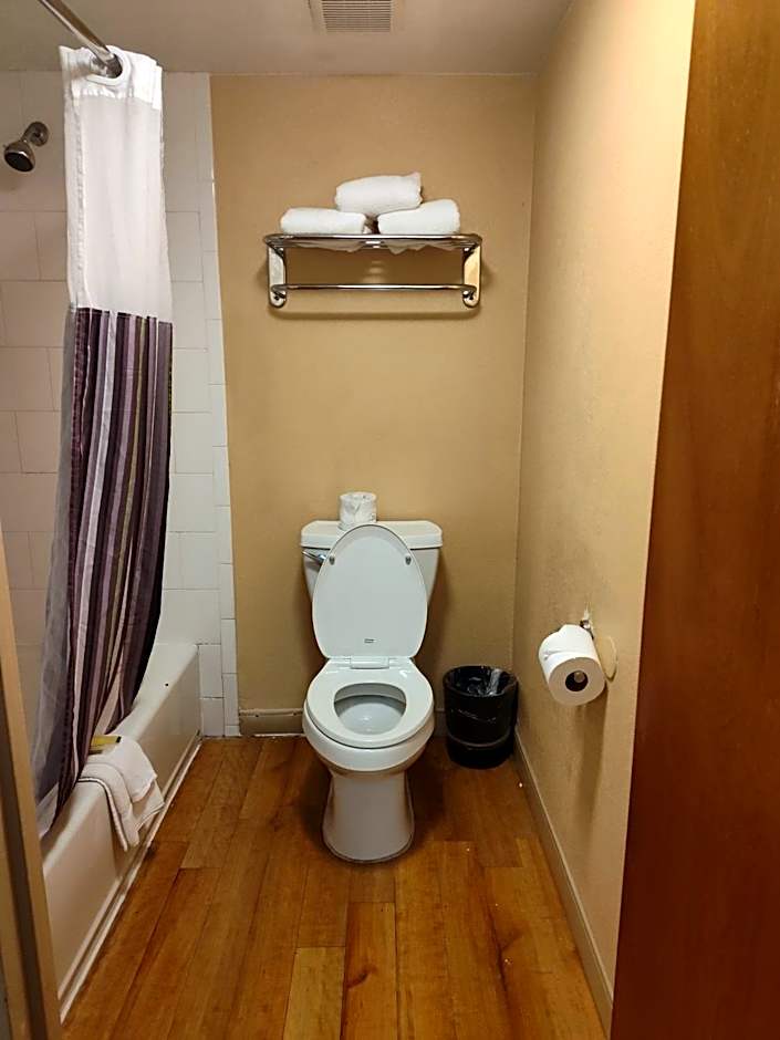 La Quinta Inn & Suites by Wyndham West Palm Beach Airport