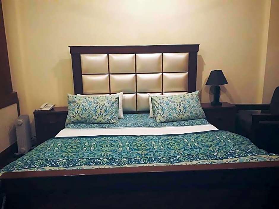 Divine Hotel