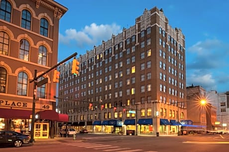 Hampton Inn Indianapolis Downtown Across from Circle Centre