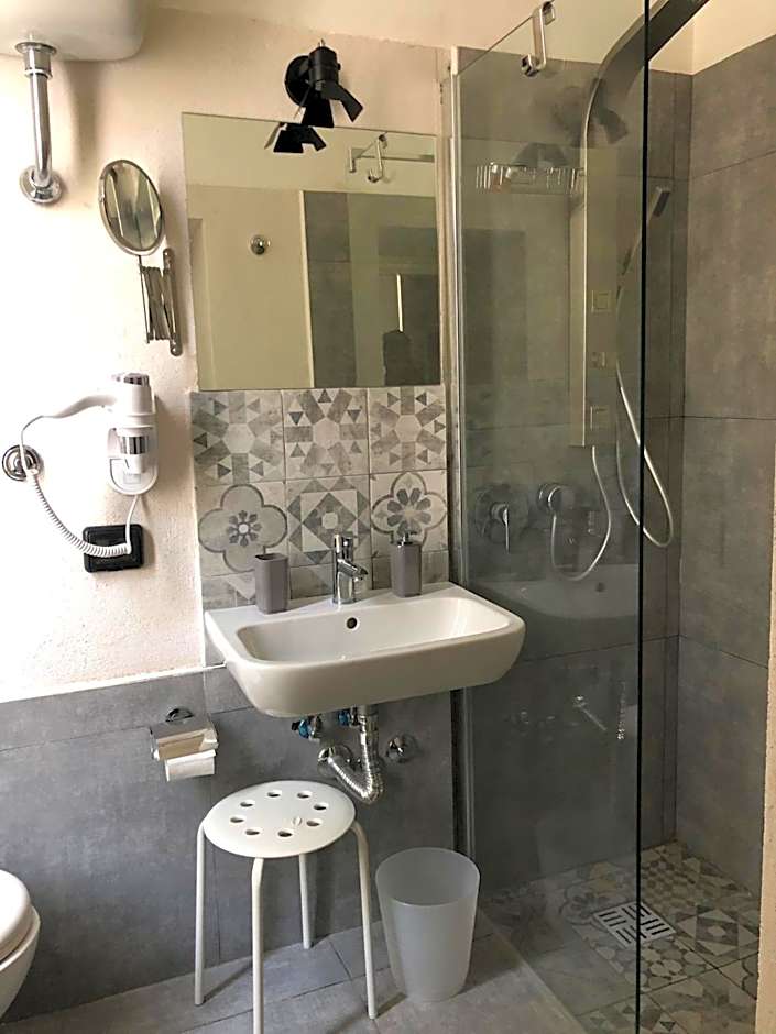 H Rooms Boutique Hotel