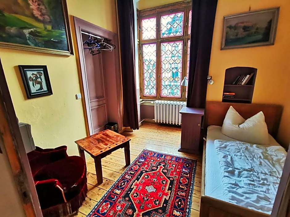 Hummel Hostel - Historische Stadtvilla mit Garten