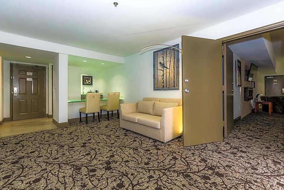 Regalia Hotel & Conference Center