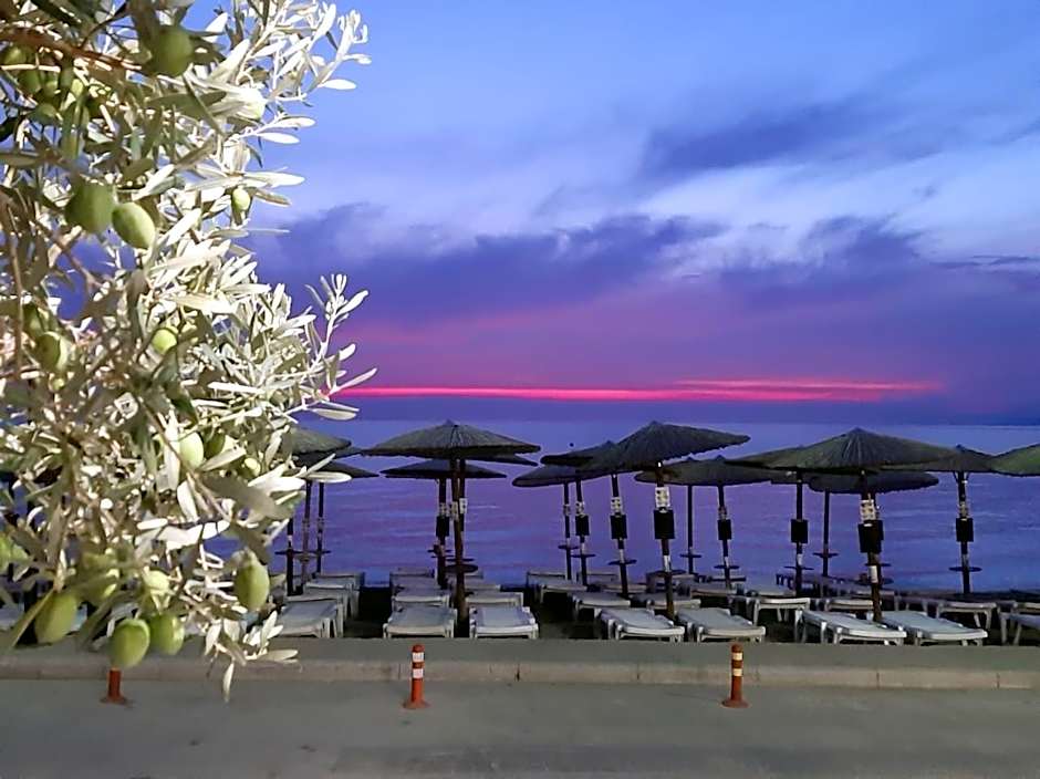 Meliton Inn Hotel & Suites by the beach
