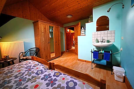 Standard Double Room with Shared Bathroom