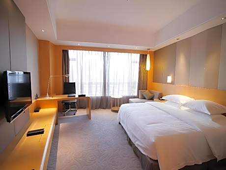 Business Queen Room