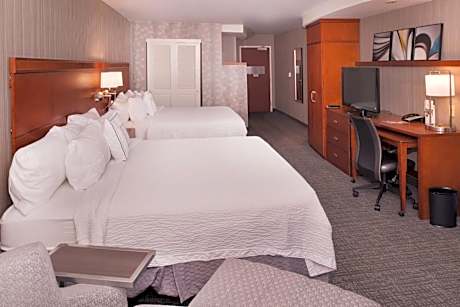 Guest room, 2 King (Hearing Accessible)