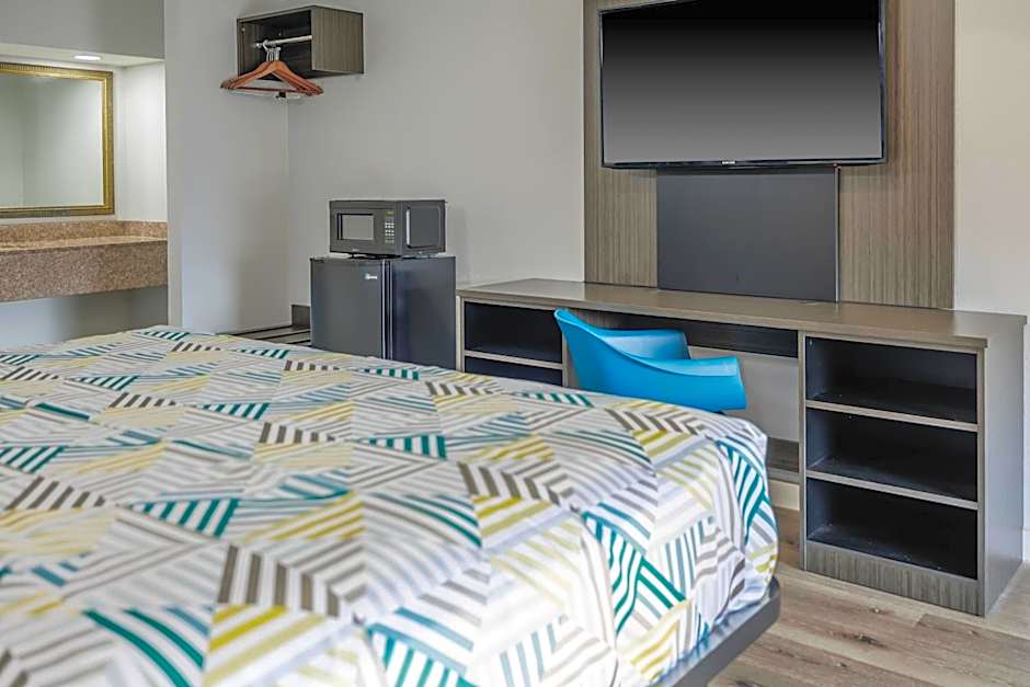 Motel 6 Greenwood, MS