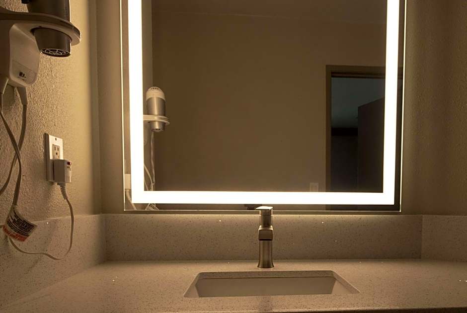 Days Inn by Wyndham Carlsbad