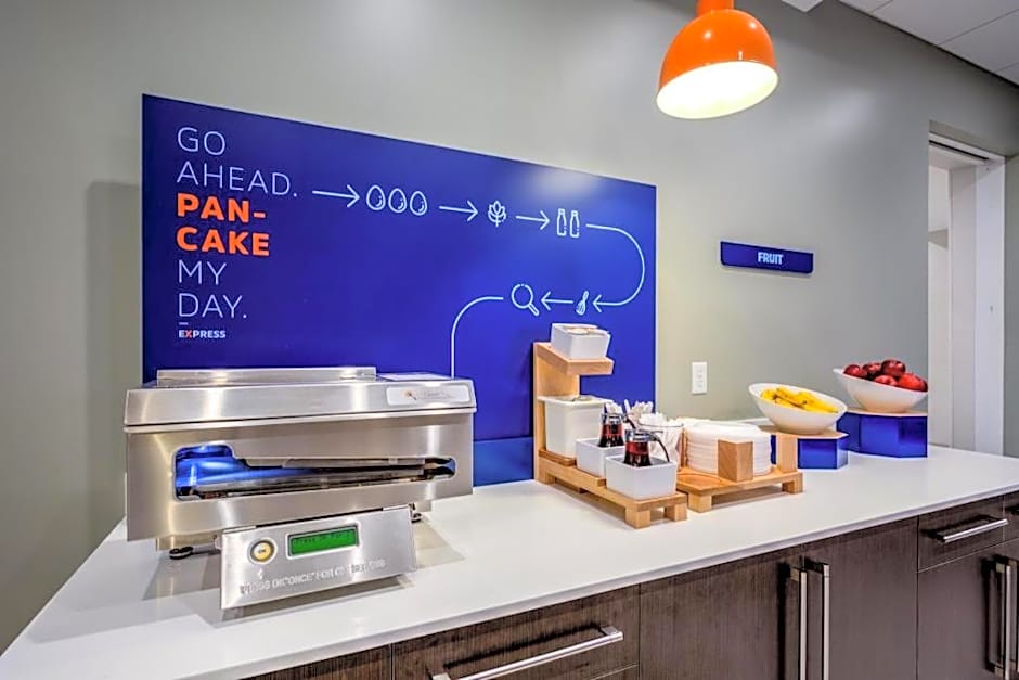 Holiday Inn Express & Suite Milroy - Reedsville By IHG