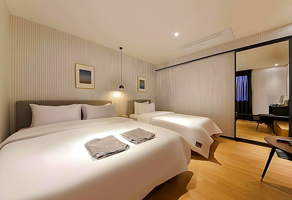 Changwon Brown dot Hotel Palyong