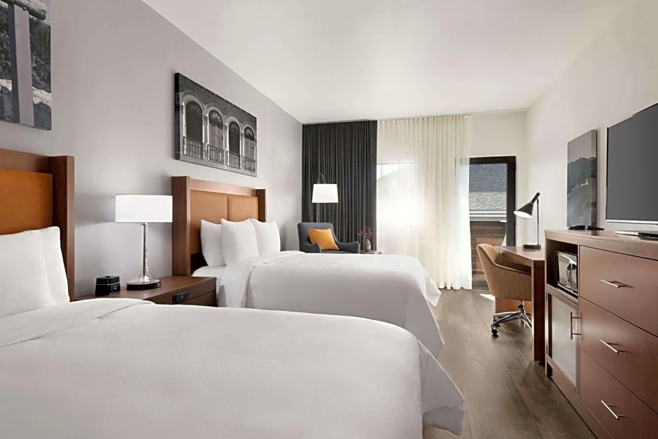 La Quinta Inn & Suites by Wyndham San Luis Obispo Downtown