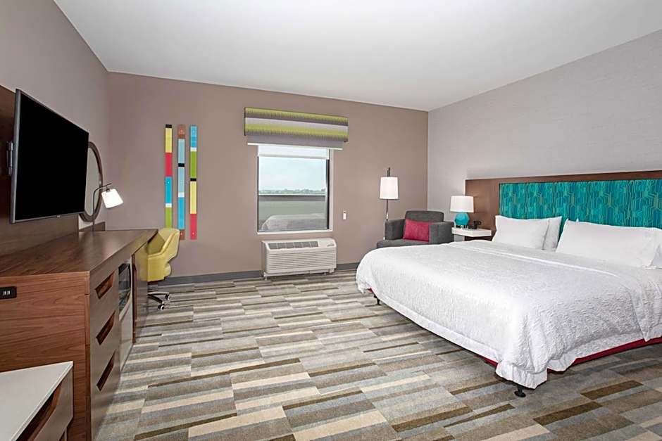 Hampton Inn By Hilton & Suites Watsonville, CA