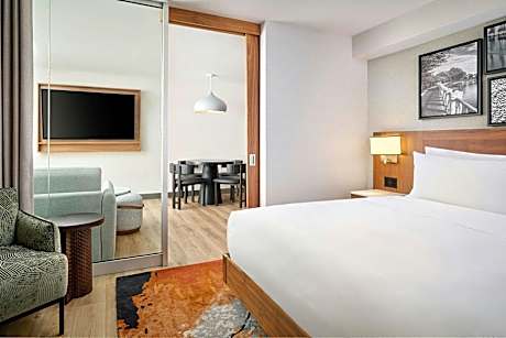Deluxe, Full Kitchen, Suite, 1 King, Sofa Bed, Whirlpool