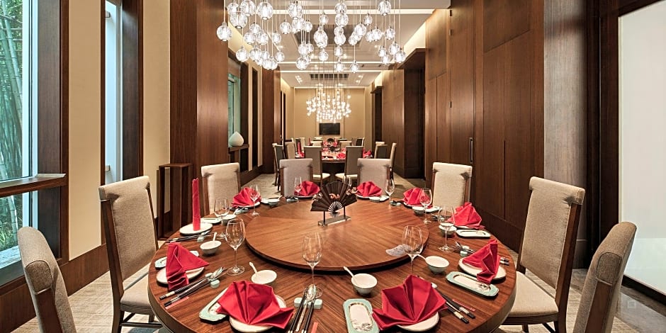 HUALUXE Ningbo Harbor City By IHG