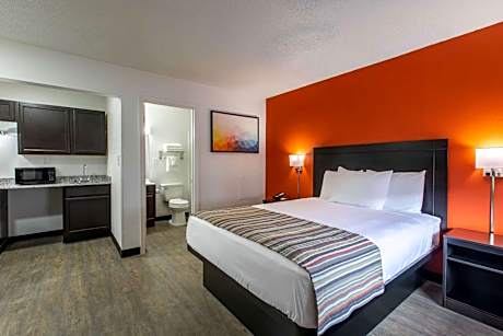 Queen Room - Non-Smoking