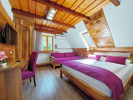 Superior Triple Room, 1 Bedroom (1 Queen Bed)