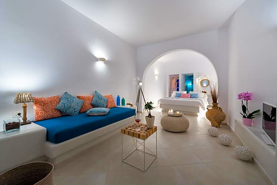 Kima Oia Suites