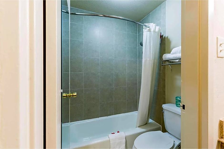 Eco Inn Suites by Hotel O Baytown