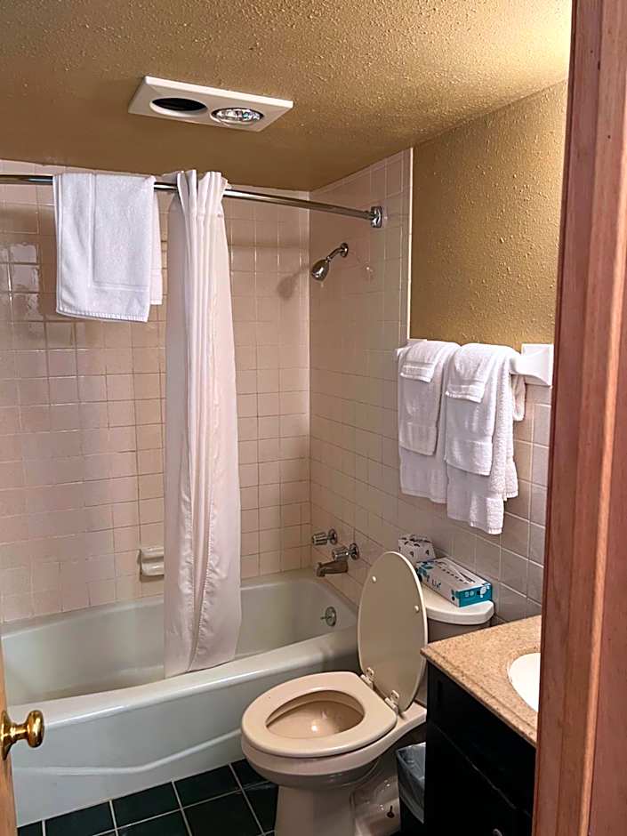 Amber's Inn and Suites