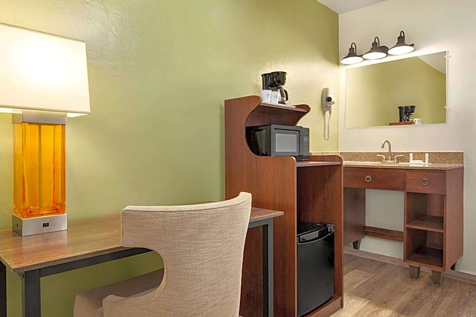 Baymont by Wyndham Fort Bragg