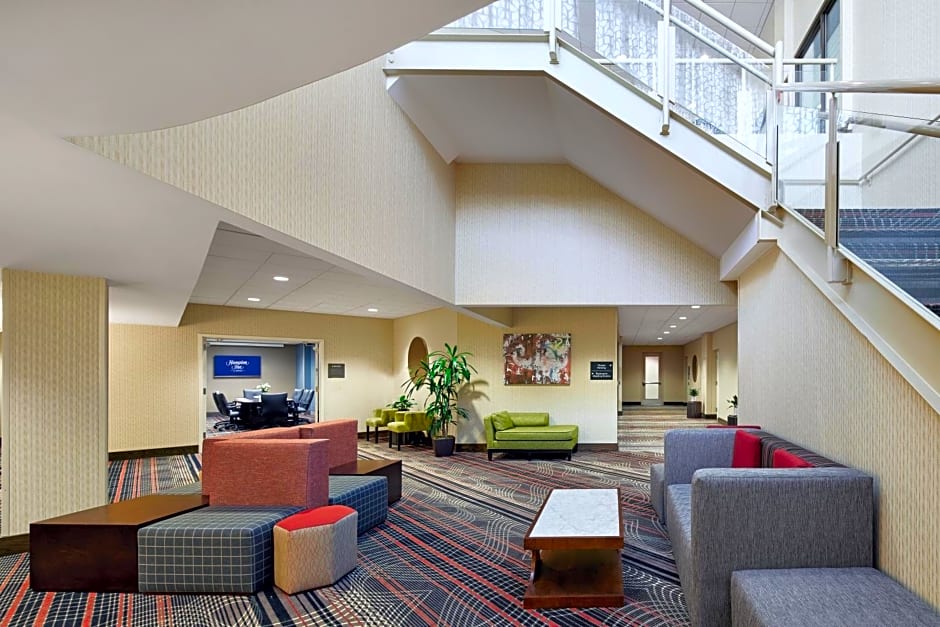 Hampton Inn & Suites Mt. Prospect