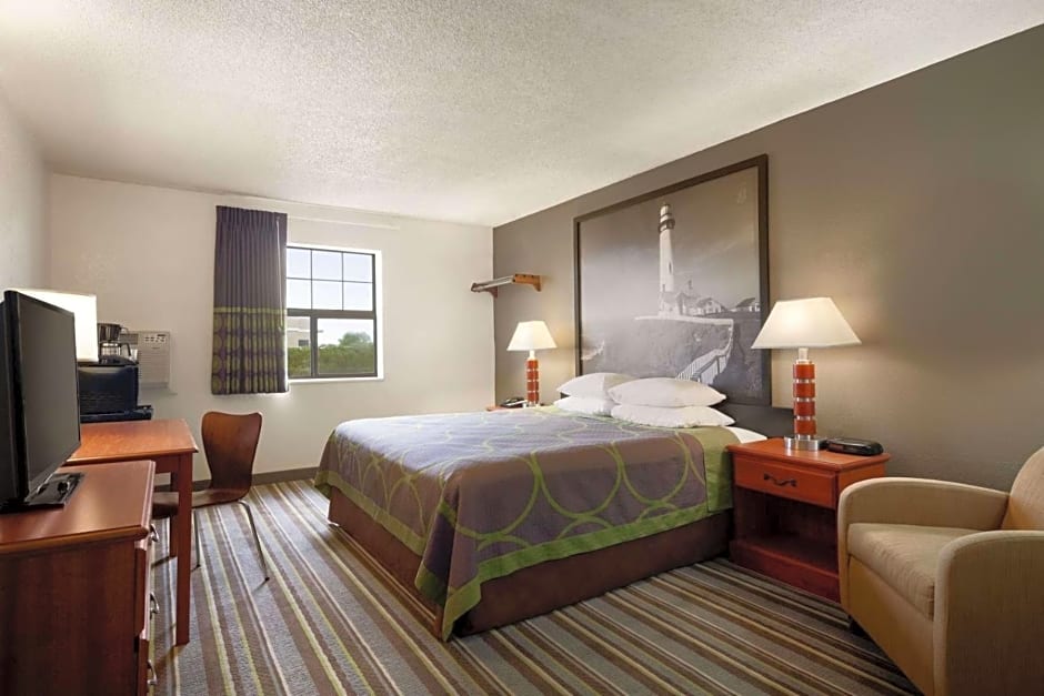 Super 8 by Wyndham Colorado Springs/Afa Area