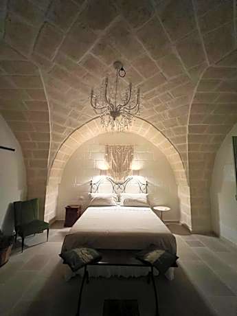 Queen Suite with Spa Bath