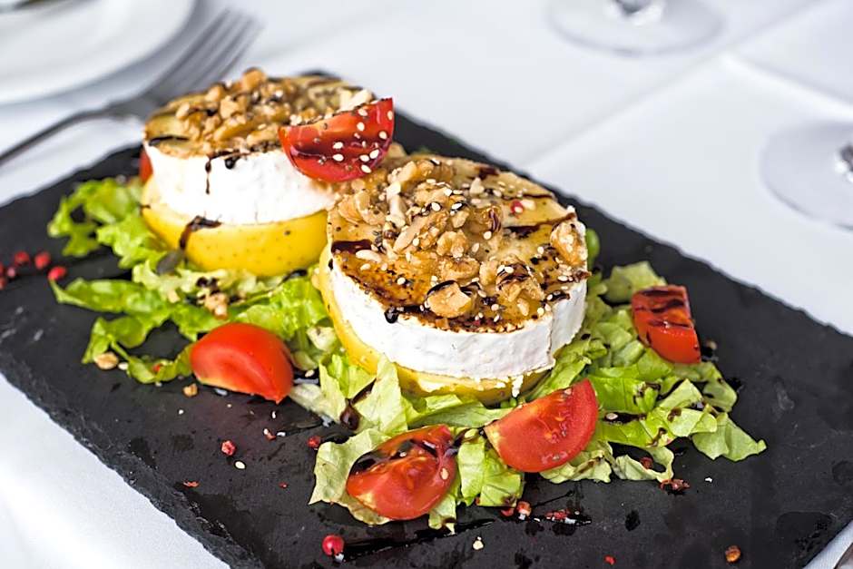 Golden Tulip São João da Madeira Hotel