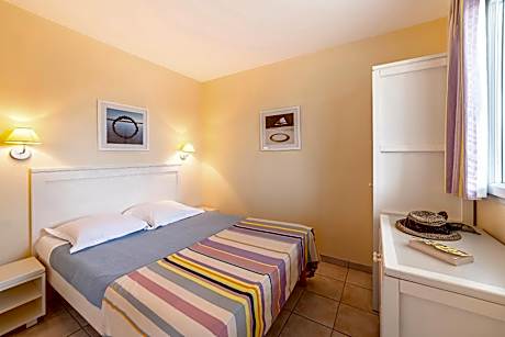 Two-Bedroom Apartment (6 Adults)