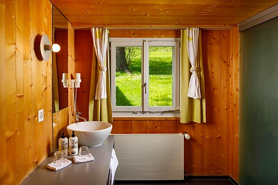 Hirschen Guesthouse - Village Hotel
