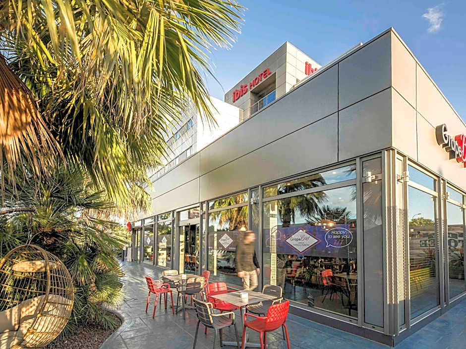 ibis Valencia Bonaire Airport Hotel